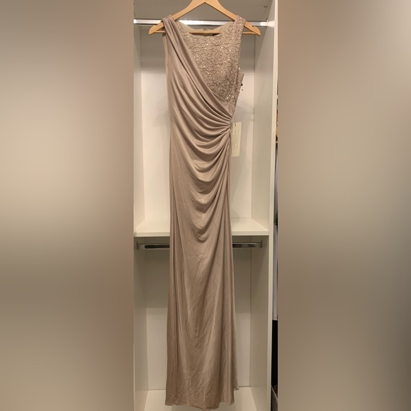 Adrianna Papell Women's Draped Glazed Jersey Gown with Metallic Lace Bodice - Picture 4 of 5